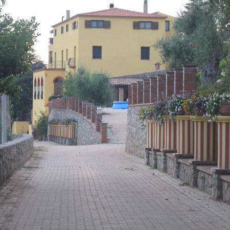 Azienda Agrituristica Le Terre Di San Leonardo Четраро Экстерьер фото