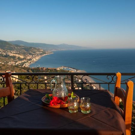 Azienda Agrituristica Le Terre Di San Leonardo Четраро Экстерьер фото