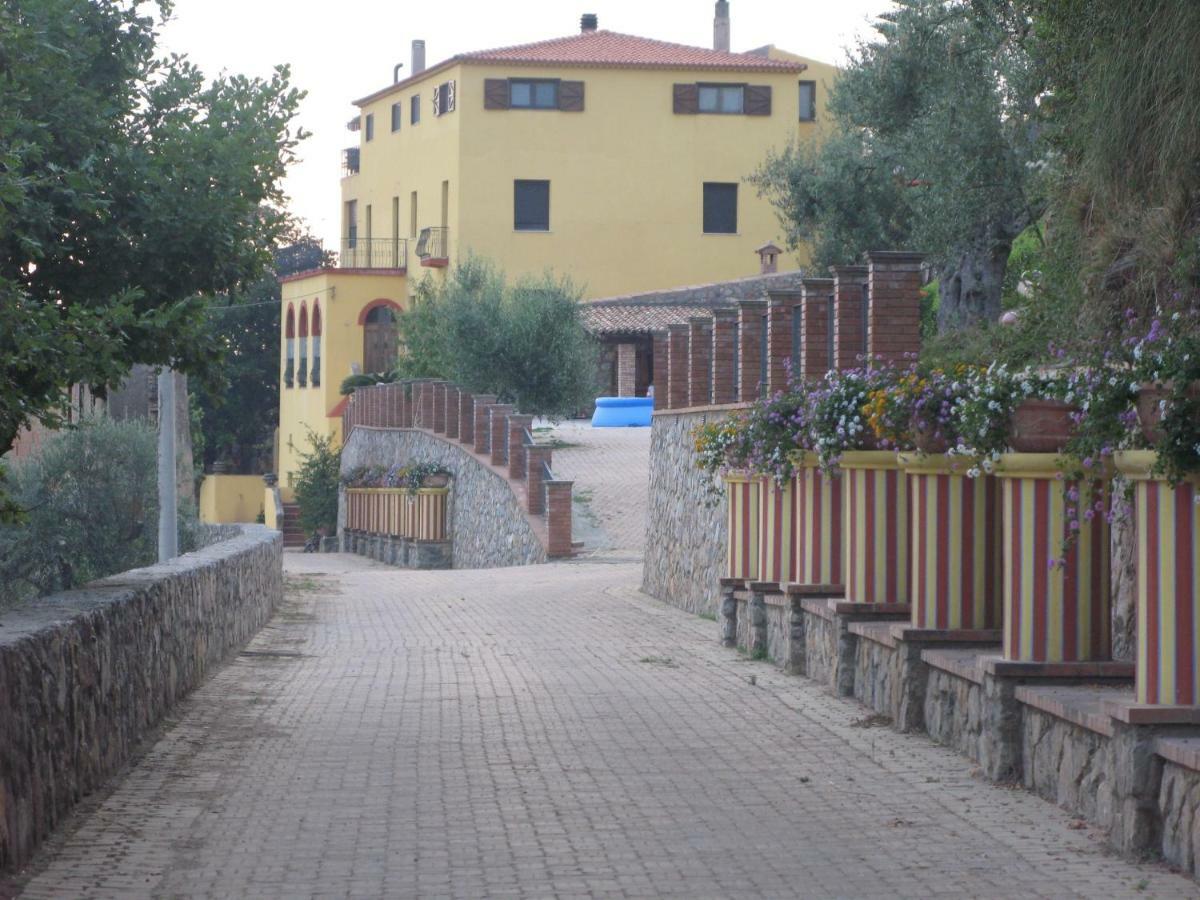 Azienda Agrituristica Le Terre Di San Leonardo Четраро Экстерьер фото