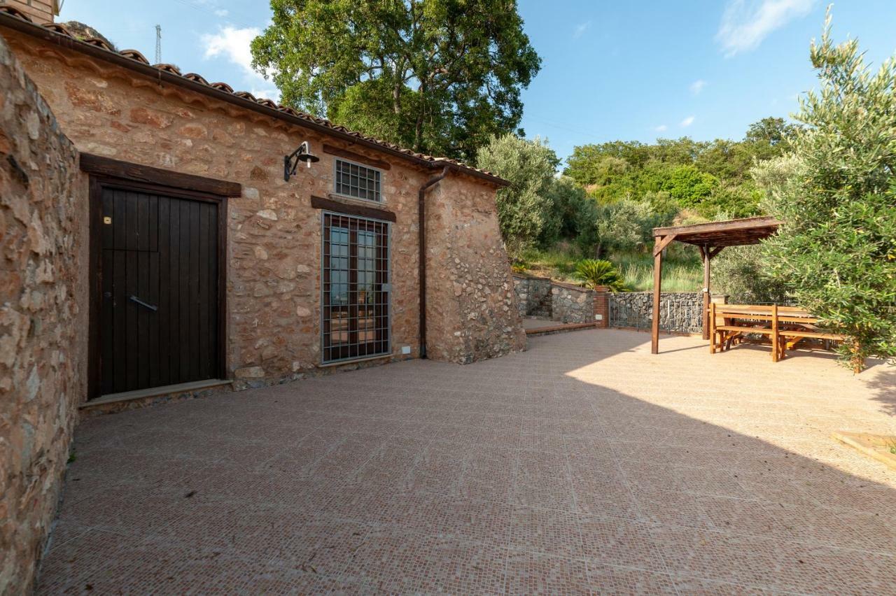 Azienda Agrituristica Le Terre Di San Leonardo Четраро Экстерьер фото