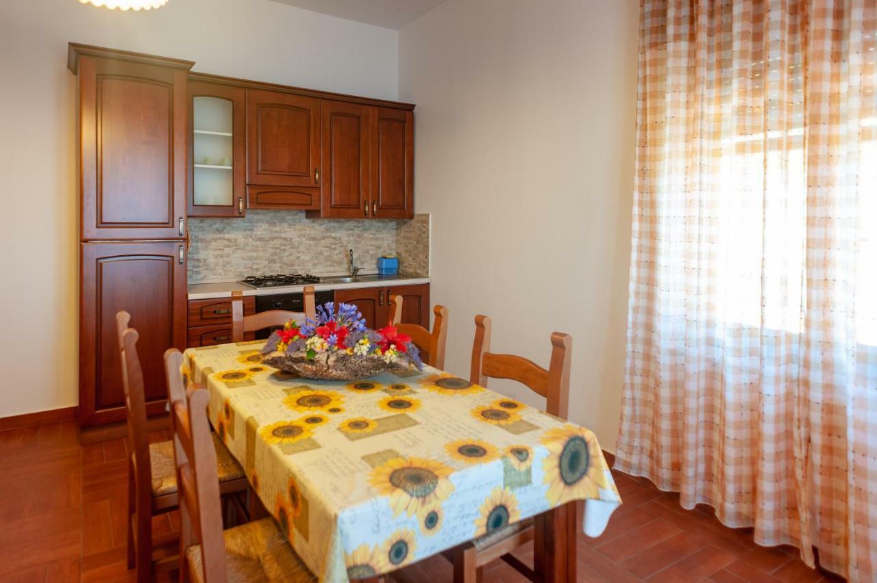 Azienda Agrituristica Le Terre Di San Leonardo Четраро Экстерьер фото