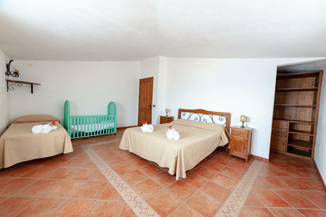 Azienda Agrituristica Le Terre Di San Leonardo Четраро Экстерьер фото