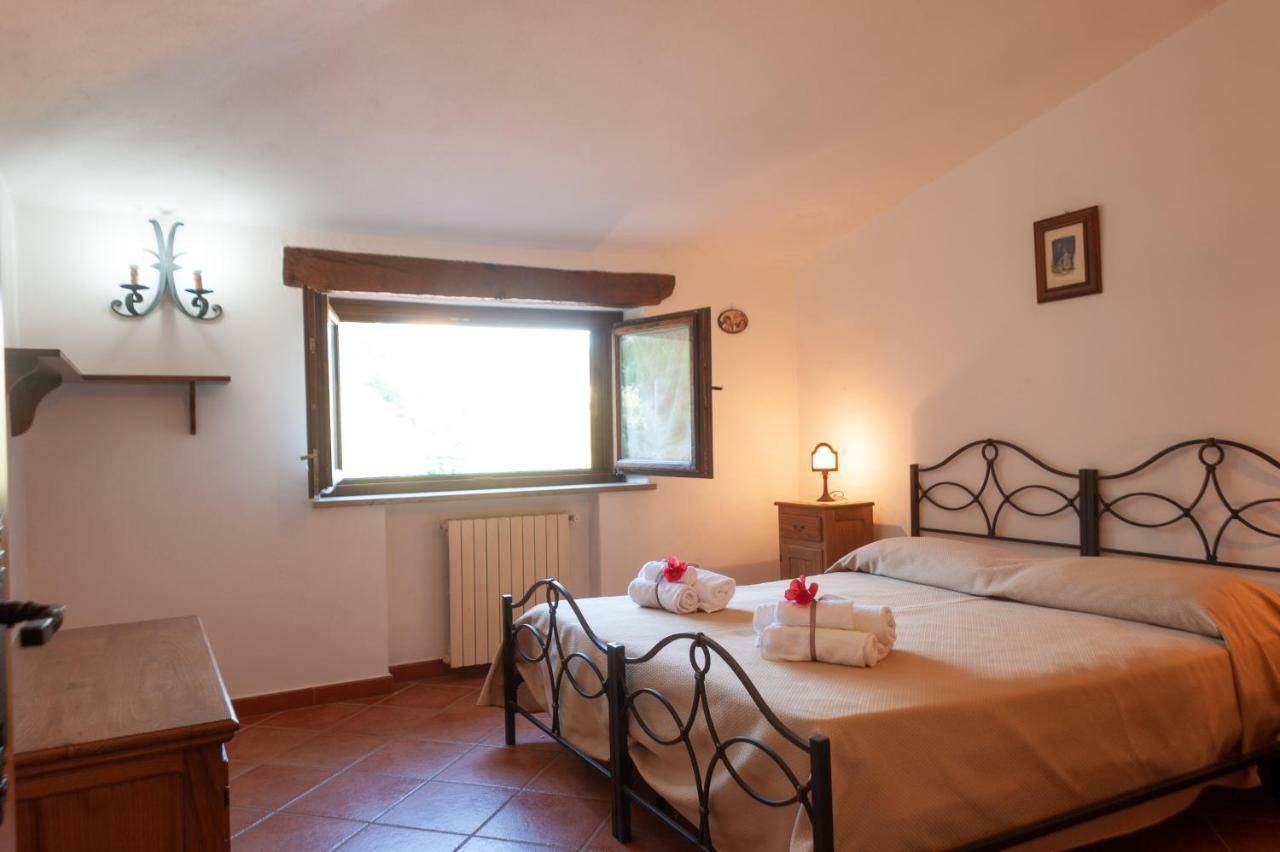 Azienda Agrituristica Le Terre Di San Leonardo Четраро Экстерьер фото