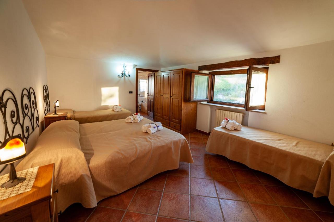 Azienda Agrituristica Le Terre Di San Leonardo Четраро Экстерьер фото