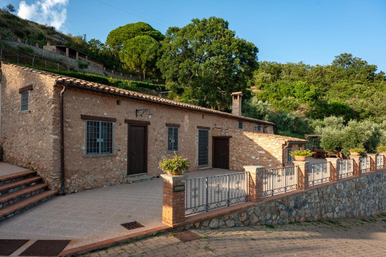 Azienda Agrituristica Le Terre Di San Leonardo Четраро Экстерьер фото